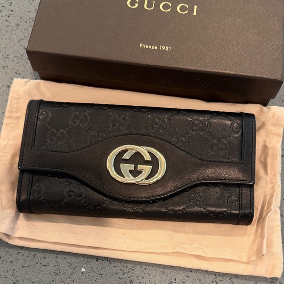 Gucci Black Leather Wallet with Gold Logo